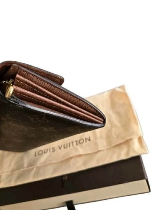 Louis Vuitton Monogram Wallet - authentic - Picture 4 of 13